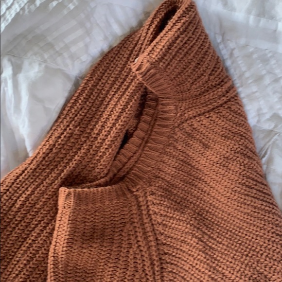 Forever 21 sweater - Picture 3 of 3